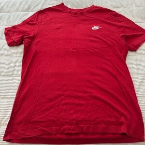 Red Nike Sportswear Club t-shirt